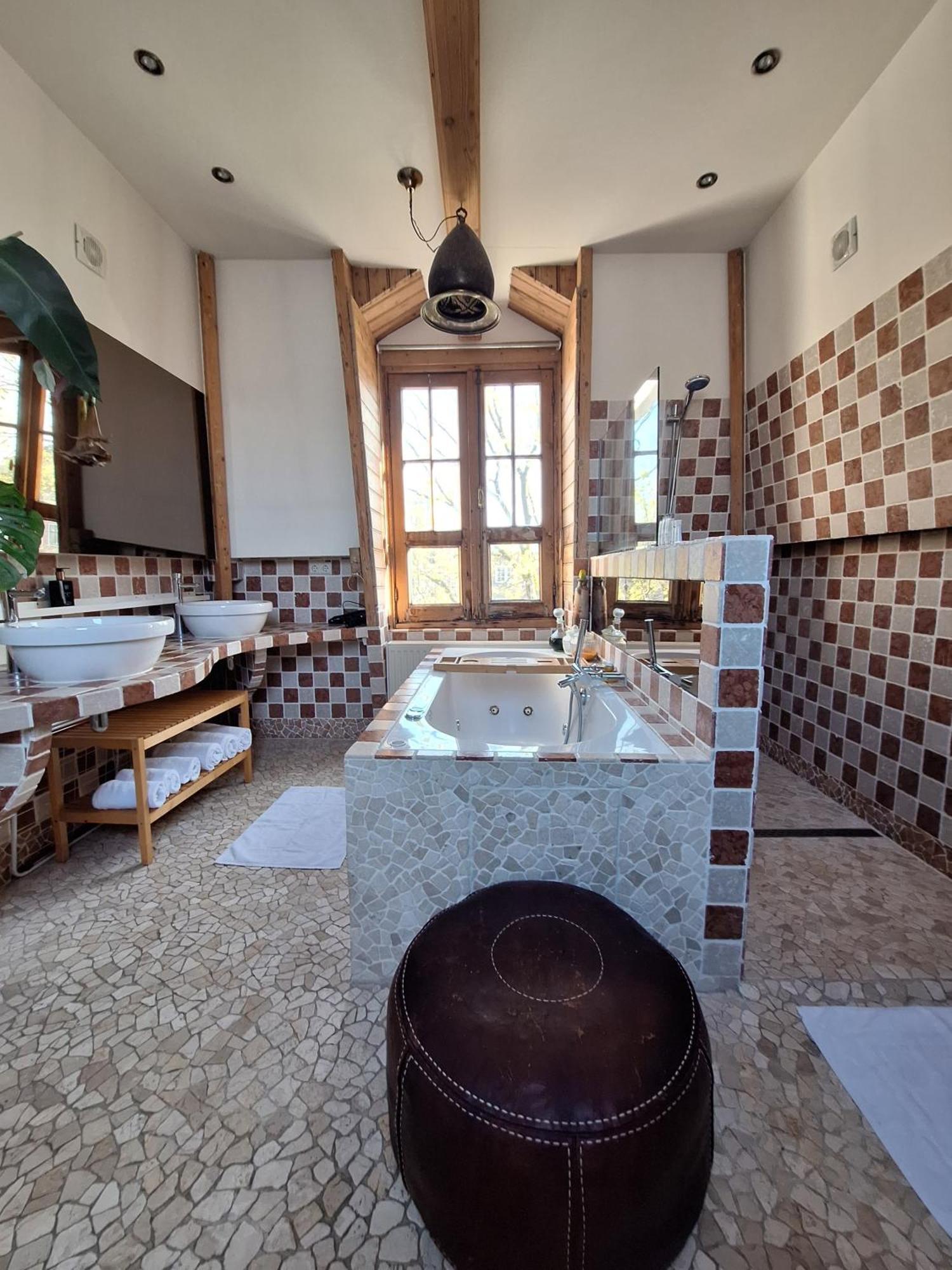 A Bed & Breakfast 2*